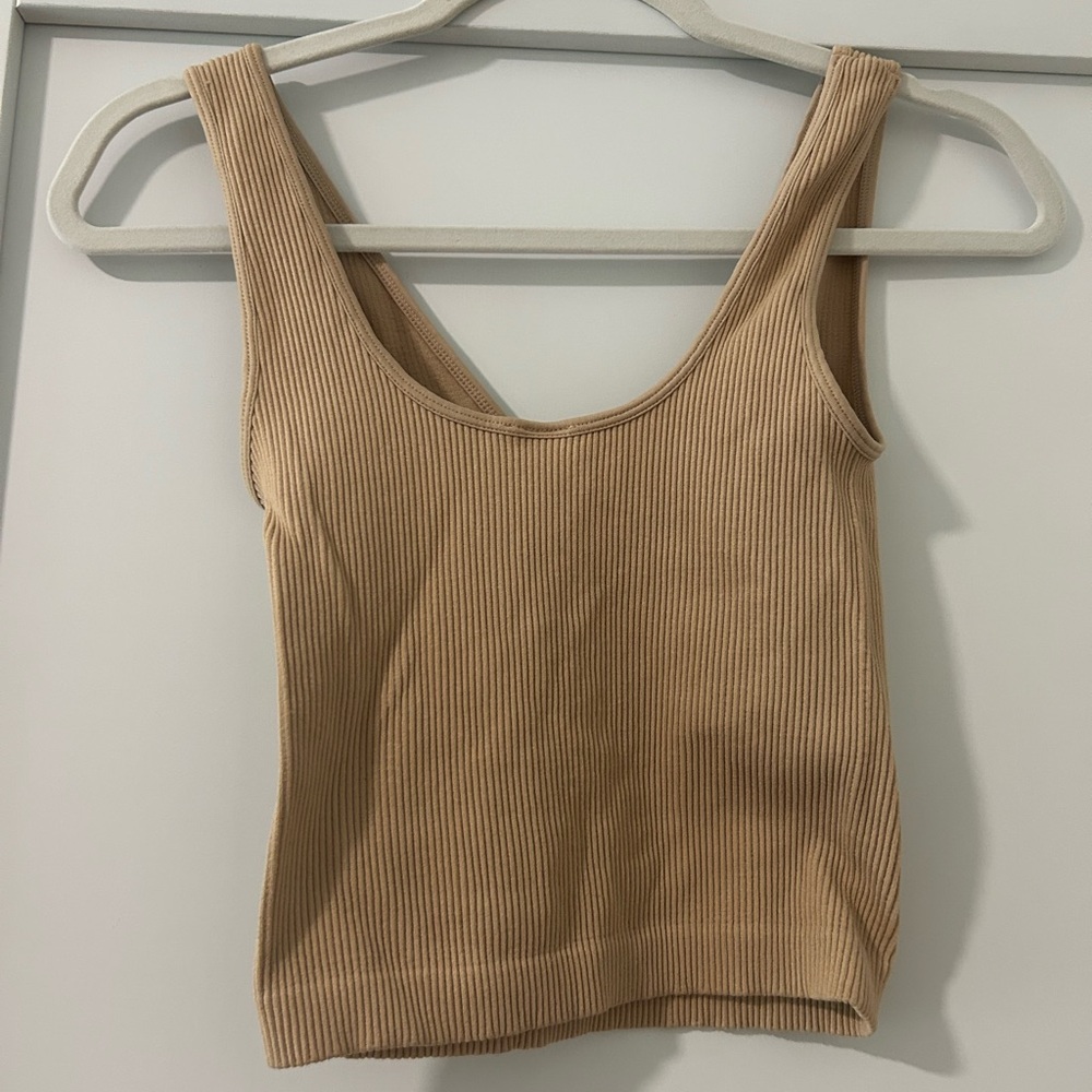 Dynamic Tan Ribbed Women's Top - Picture 3 of 3